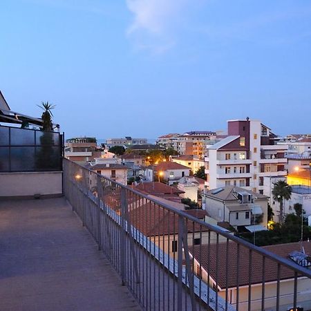 Summer And Winter Apartment Pescara Quarto foto